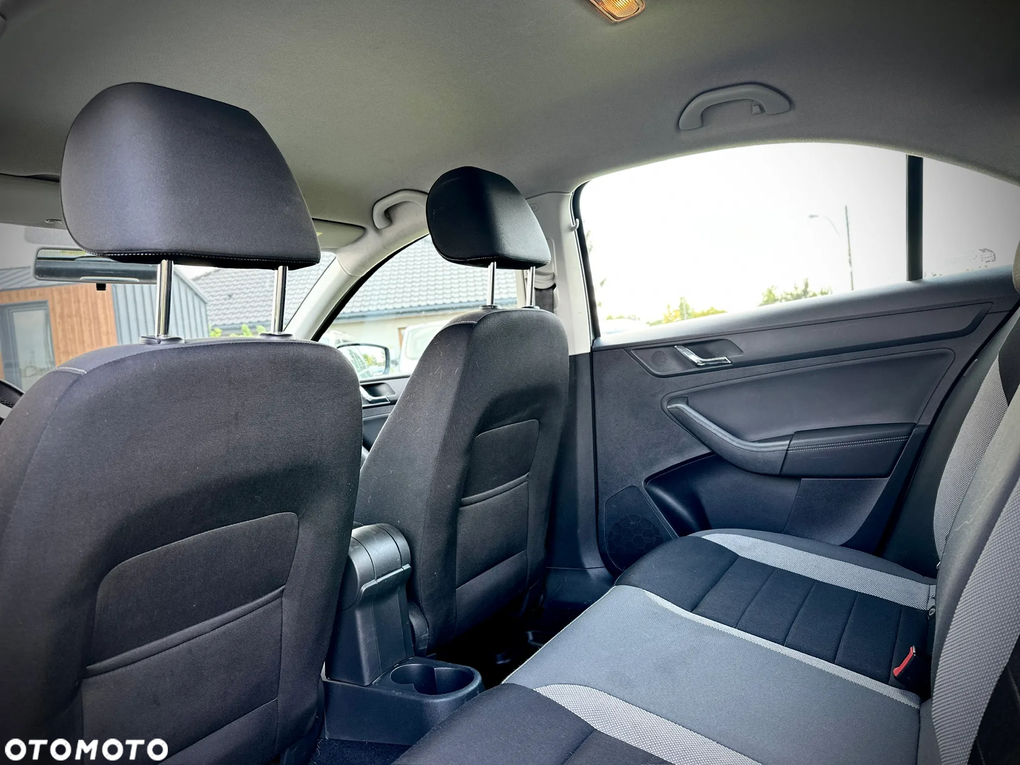 Skoda RAPID 1.4 TDI DPF Style - 37