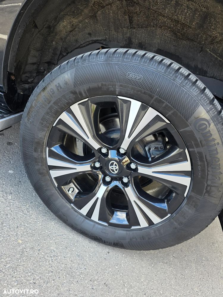 Toyota Land Cruiser 2.8l D-4D 204 CP A/T 7 locuri Executive - 19