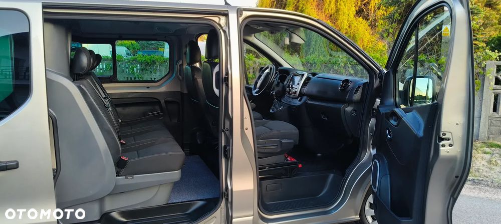Opel Vivaro L2H1 2,9t Elegance Premium - 9