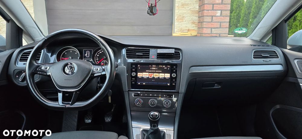 Volkswagen Golf VII 1.6 TDI BMT Comfortline - 13
