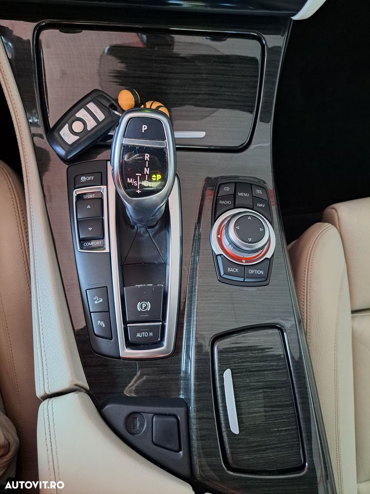 BMW Seria 5 525d xDrive Sport-Aut. - 30