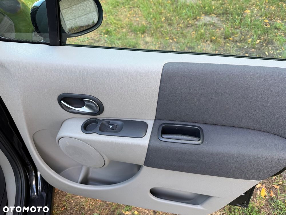 Renault Modus 1.6 16V Privilege - 17