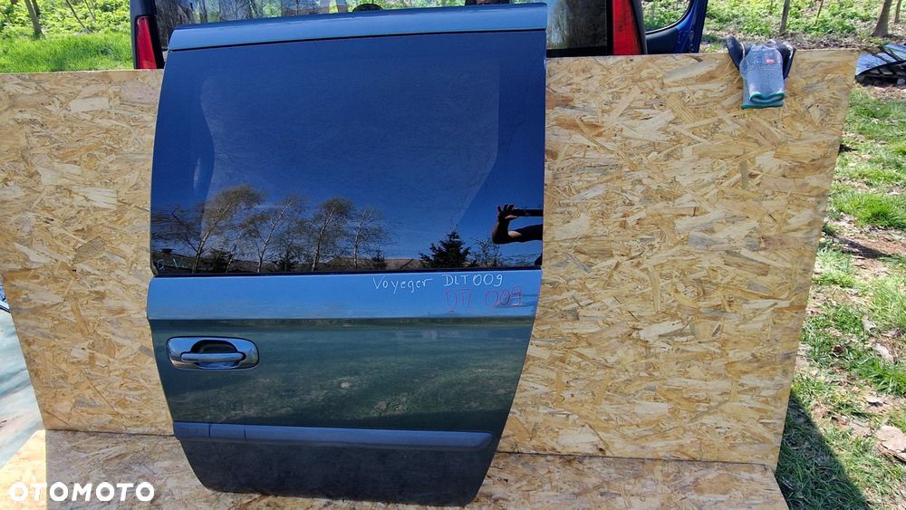 CHRYSLER VOYAGER DRZWI TYŁ TYLNE LEWE LEWA KOD LAK. - 1