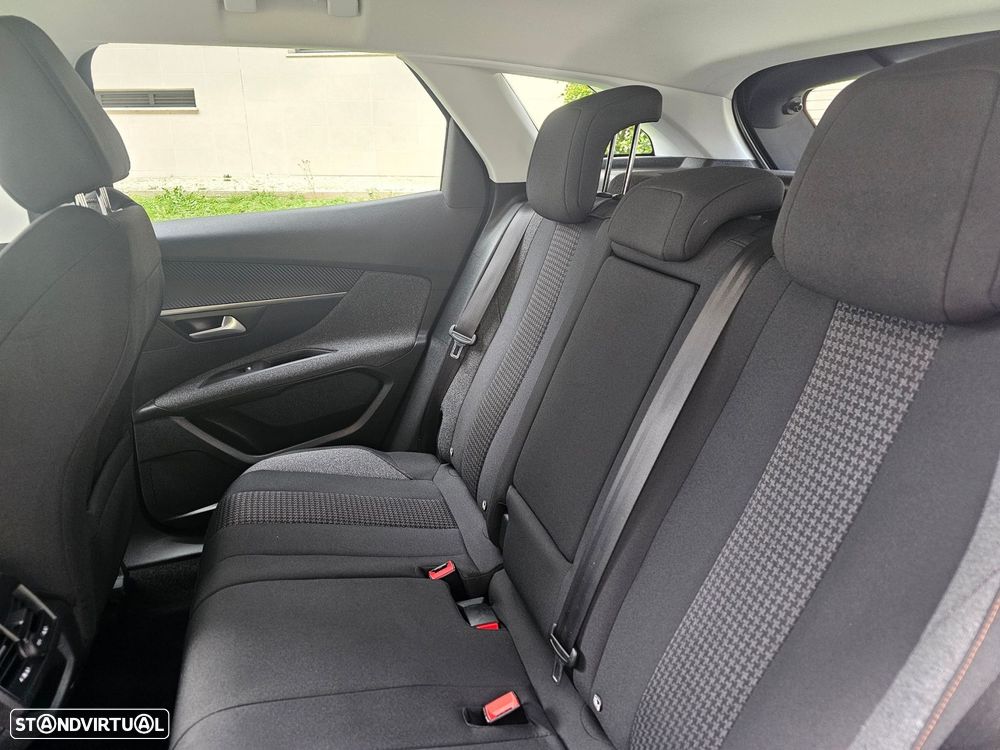 Peugeot 3008 1.2 PureTech Active - 18