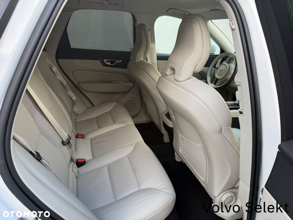 Volvo XC 60 - 30