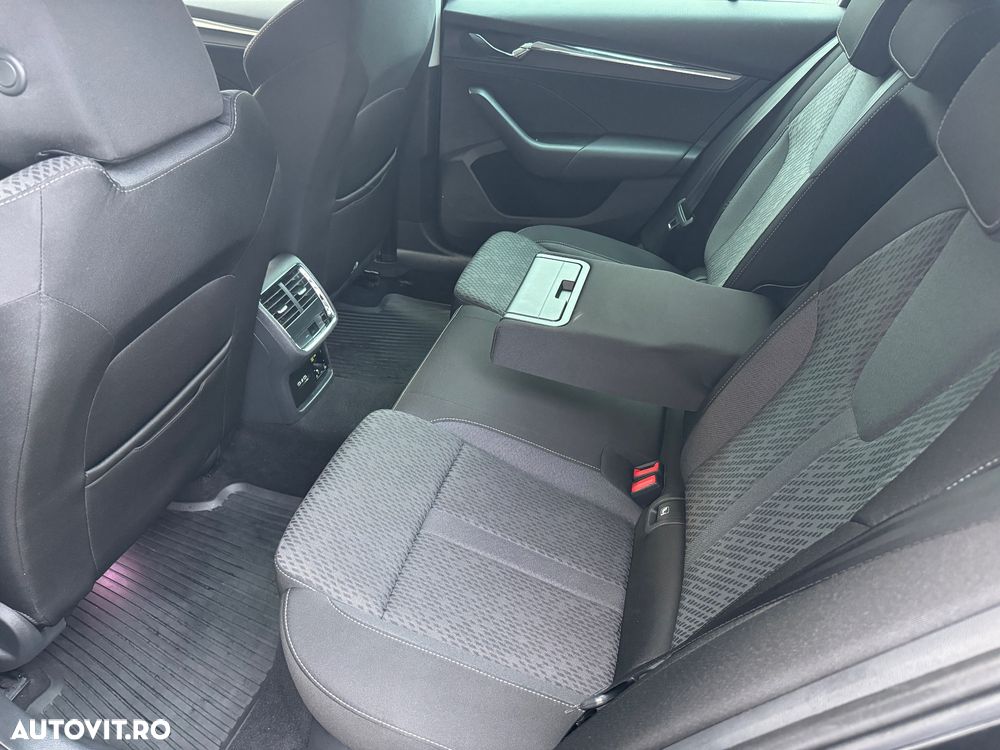 Skoda Octavia 2.0 TDI DSG Style - 25