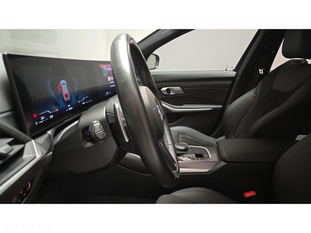 BMW Seria 3 320d xDrive M Sport - 29