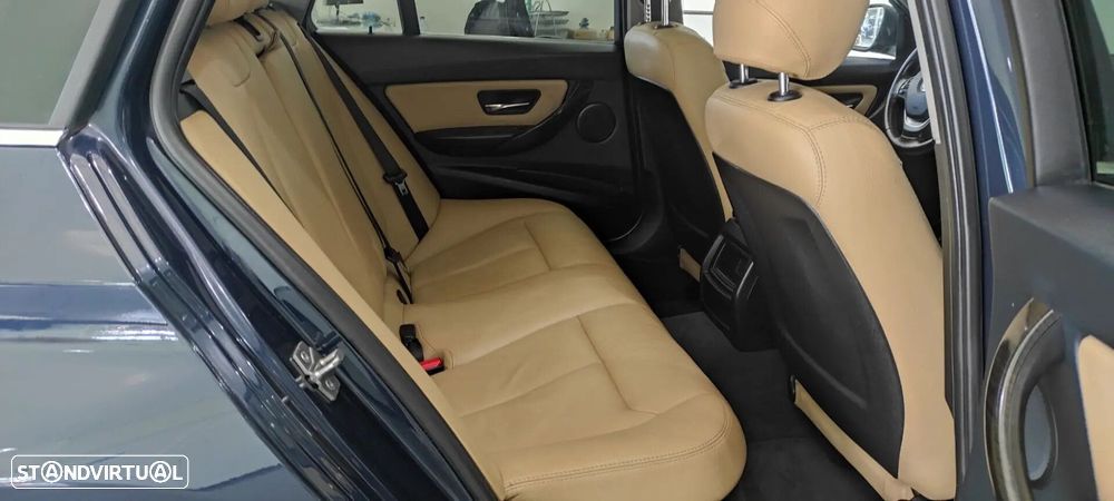 BMW 318 d Auto Line Luxury - 23