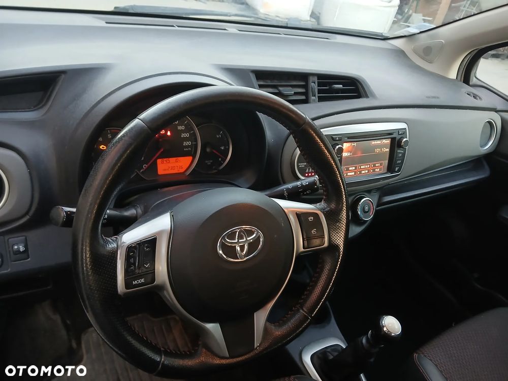 Toyota Yaris 1.4 D-4D Edition-S - 12