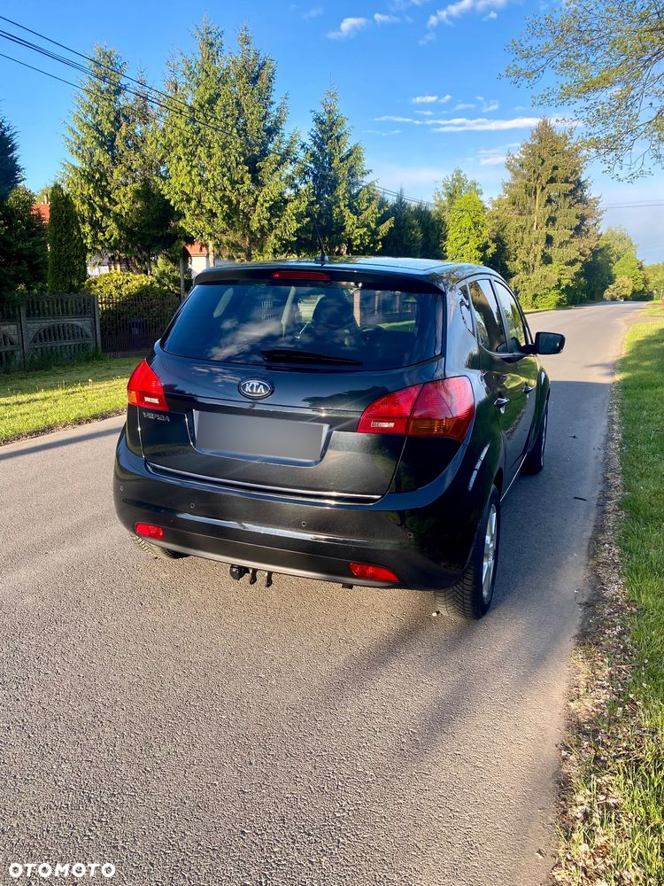 Kia Venga 1.6 CVVT Black Collection - 4