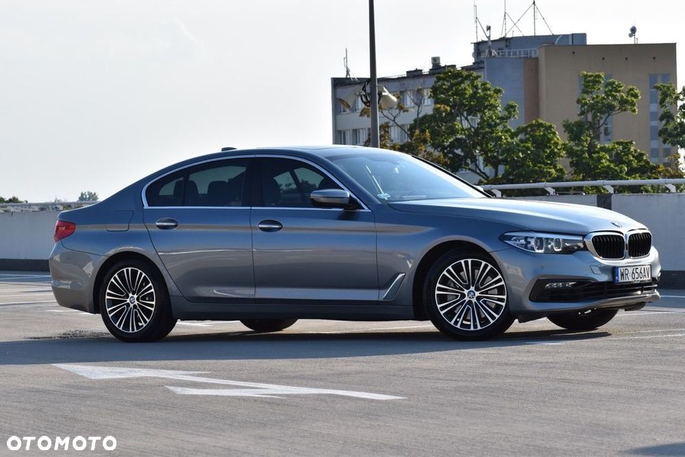 BMW Seria 5 530i xDrive Sport Line - 25