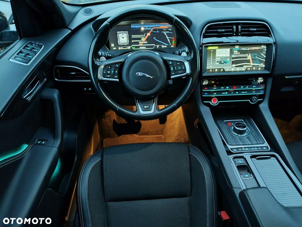Jaguar F-Pace - 5