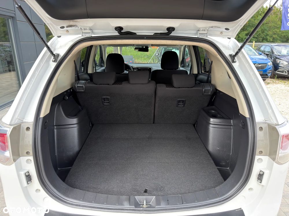 Mitsubishi Outlander 2.2 DID Intense + - 20