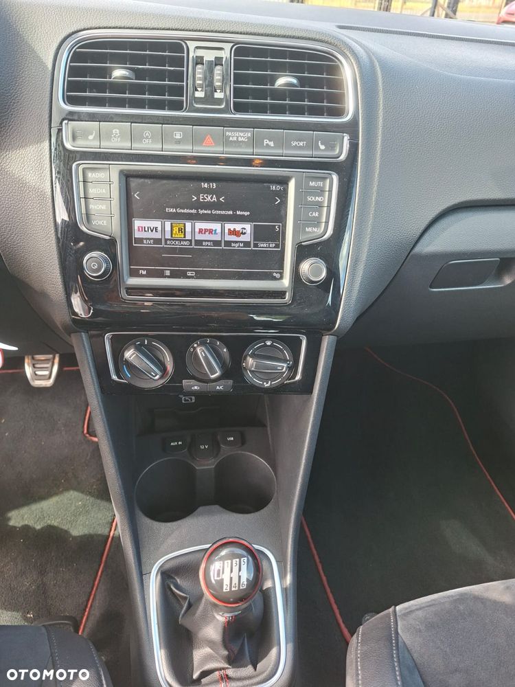 Volkswagen Polo 1.8 TSI BMT GTI - 11