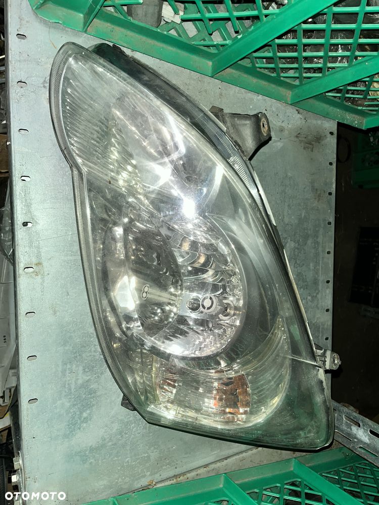 Lampa przód Toyota Corolla E12 - 1