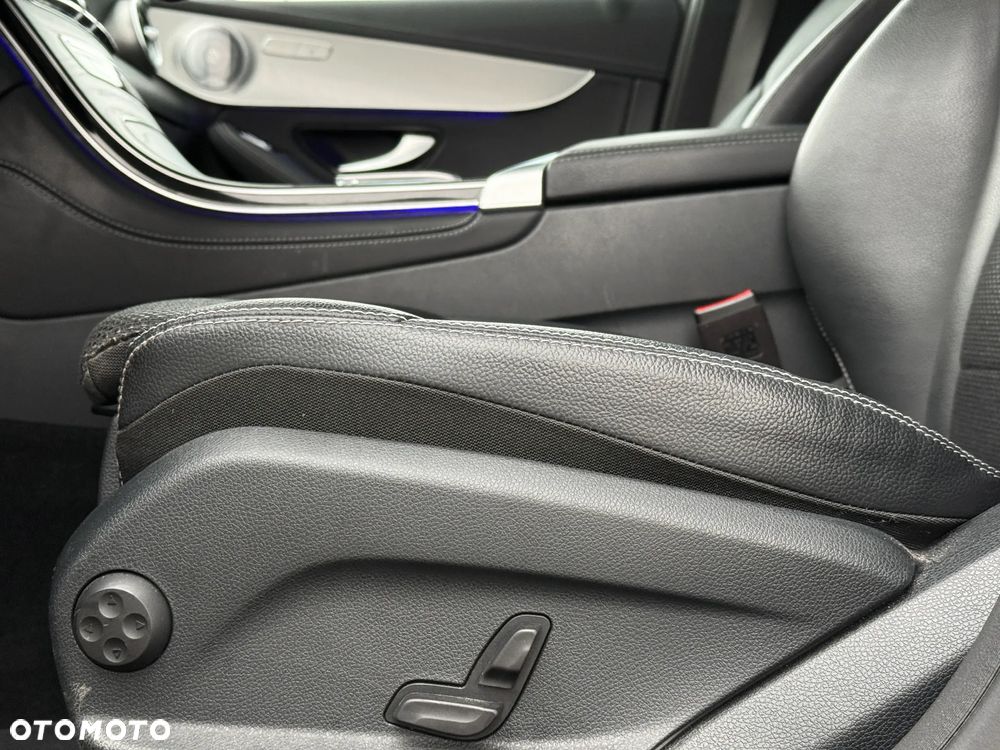 Mercedes-Benz GLC 300 4Matic 9G-TRONIC - 29