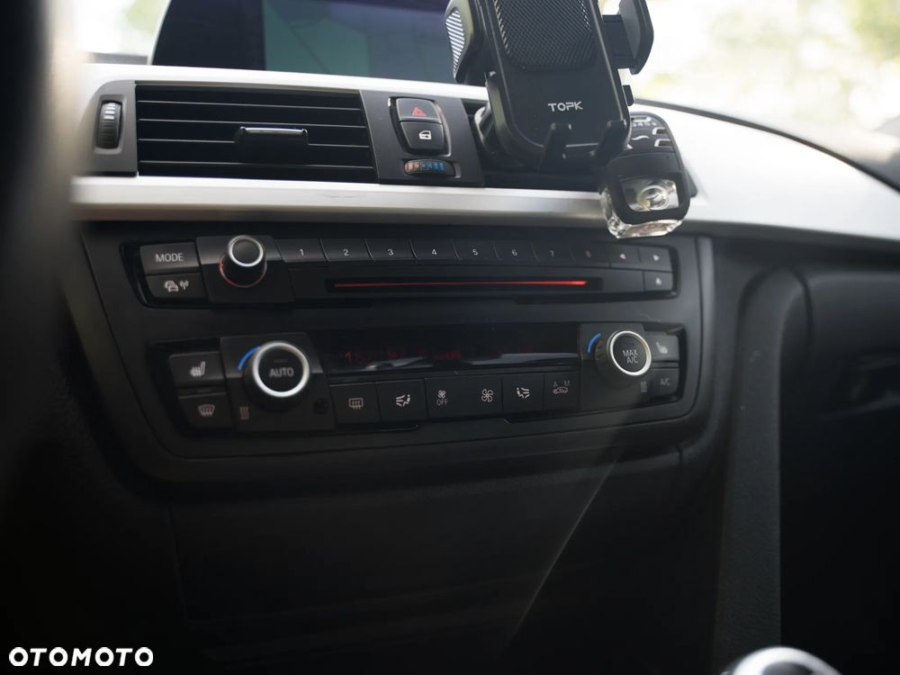 BMW Seria 3 318d - 17