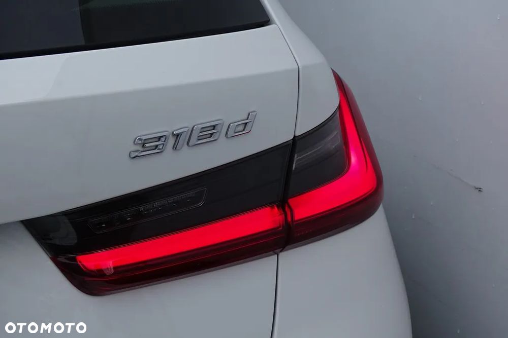 BMW Seria 3 318d Edition Luxury Line Purity - 28