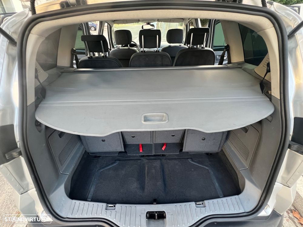 Ford S-Max 1.8 TDCi Titanium 7L - 19