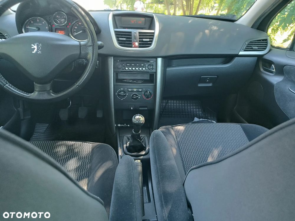 Peugeot 207 1.4 HDi Presence - 12