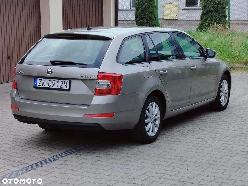 Skoda Octavia 1.6 TDI DPF DSG Active - 11