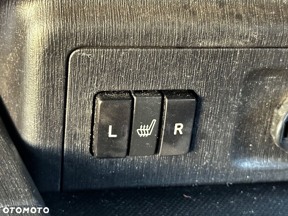 Toyota Prius+ (Hybrid) Executive - 31