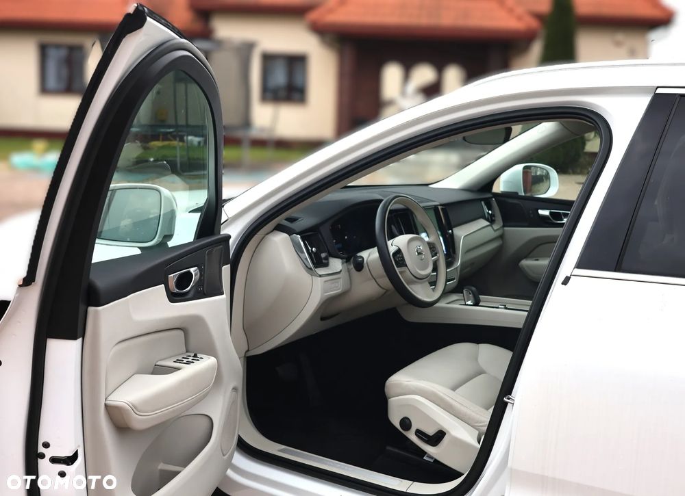 Volvo XC 60 T8 AWD Recharge Plus Dark - 13