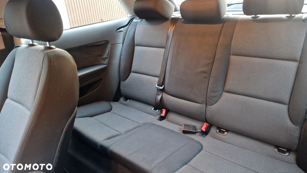 Audi A3 3-drzwiowe 1.6 Ambiente - 23