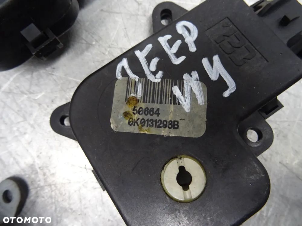 JEEP CHEROKEE KJ LIBERTY 01-05 3.7 SILNICZEK NASTAWNIK NAGRZEWNICY - 2