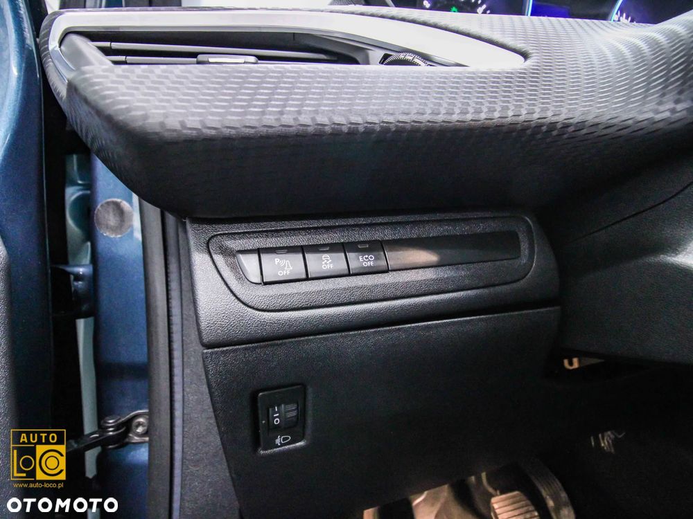 Peugeot 2008 1.2 Pure Tech Allure S&S - 27