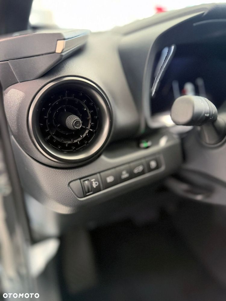 Toyota C-HR 2.0 PHEV Dynamic Force Executive - 16