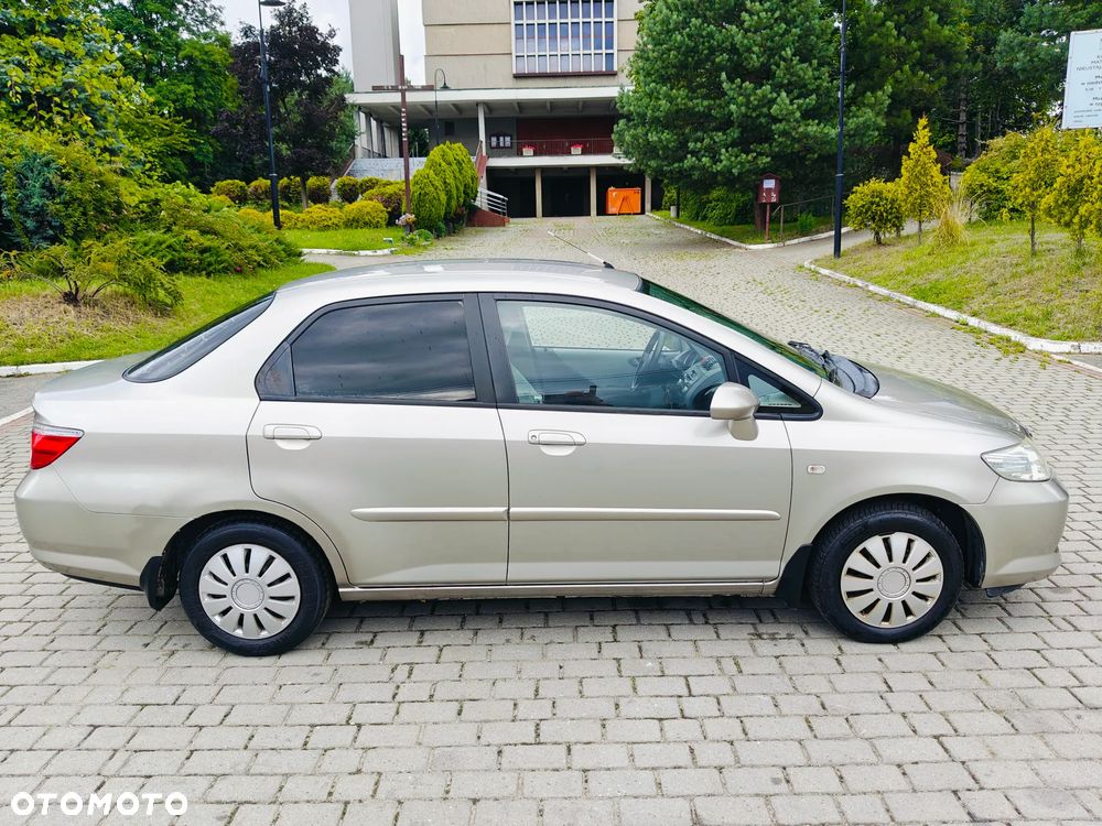 Honda City 1.4 Comfort - 9
