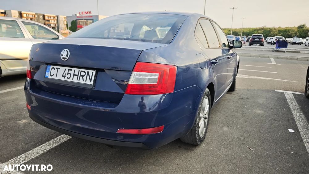 Skoda Octavia 1.6 TDI AMBITION - 8