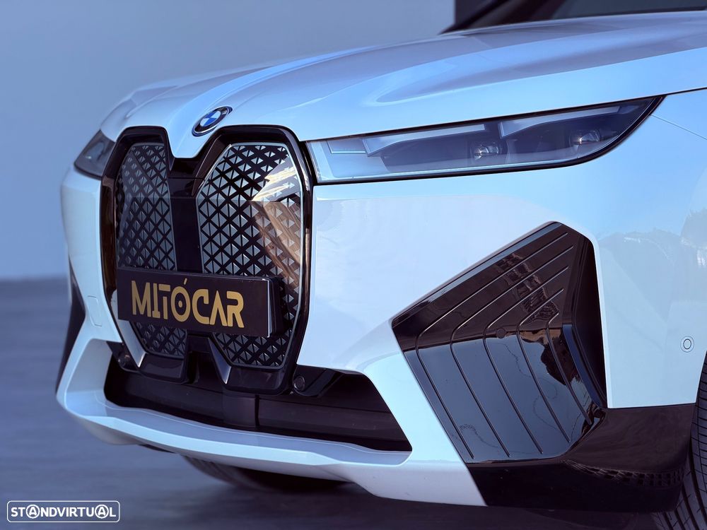 BMW iX xDrive40 - 14