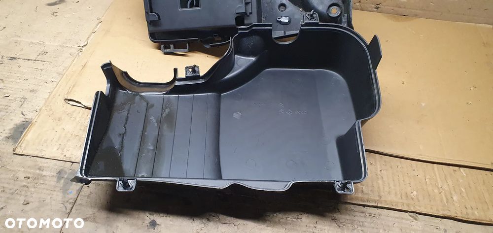 Obudowa pokrywa skrzynki bezpieczników Citroen C5 III - 3
