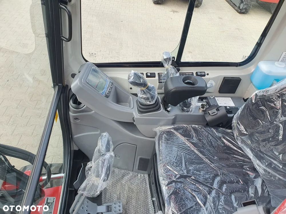 Takeuchi TB225 - V0 - 14