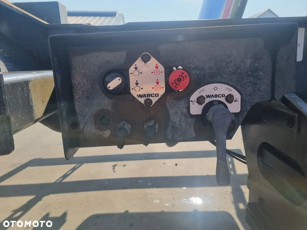 Cmt Przyczepa Hakowiec Wywrotka do Przewozu Kontenerów 6,50 m - 7,00 m - 17