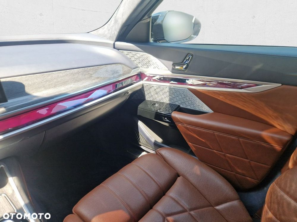 BMW Seria 7 - 19