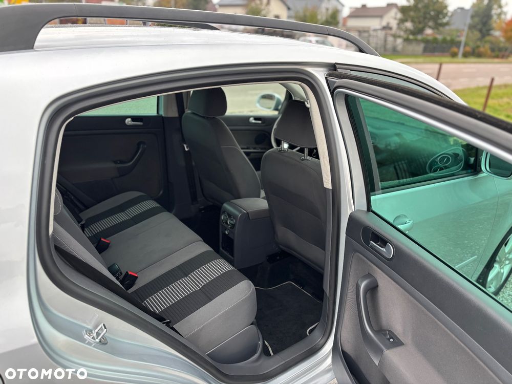 Volkswagen Golf - 10