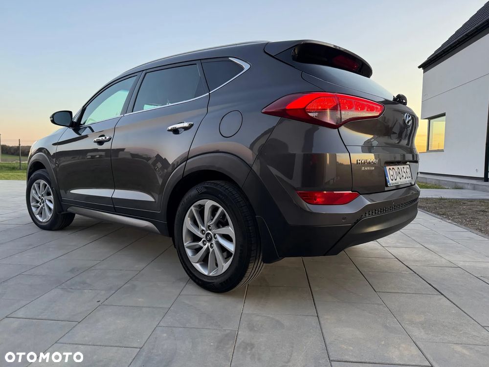 Hyundai Tucson 1.7 CRDI BlueDrive Style 2WD - 4