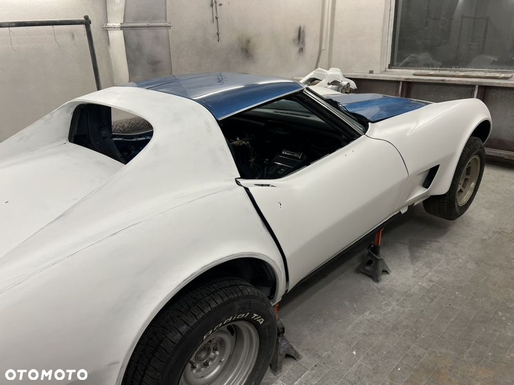 Chevrolet Corvette - 6