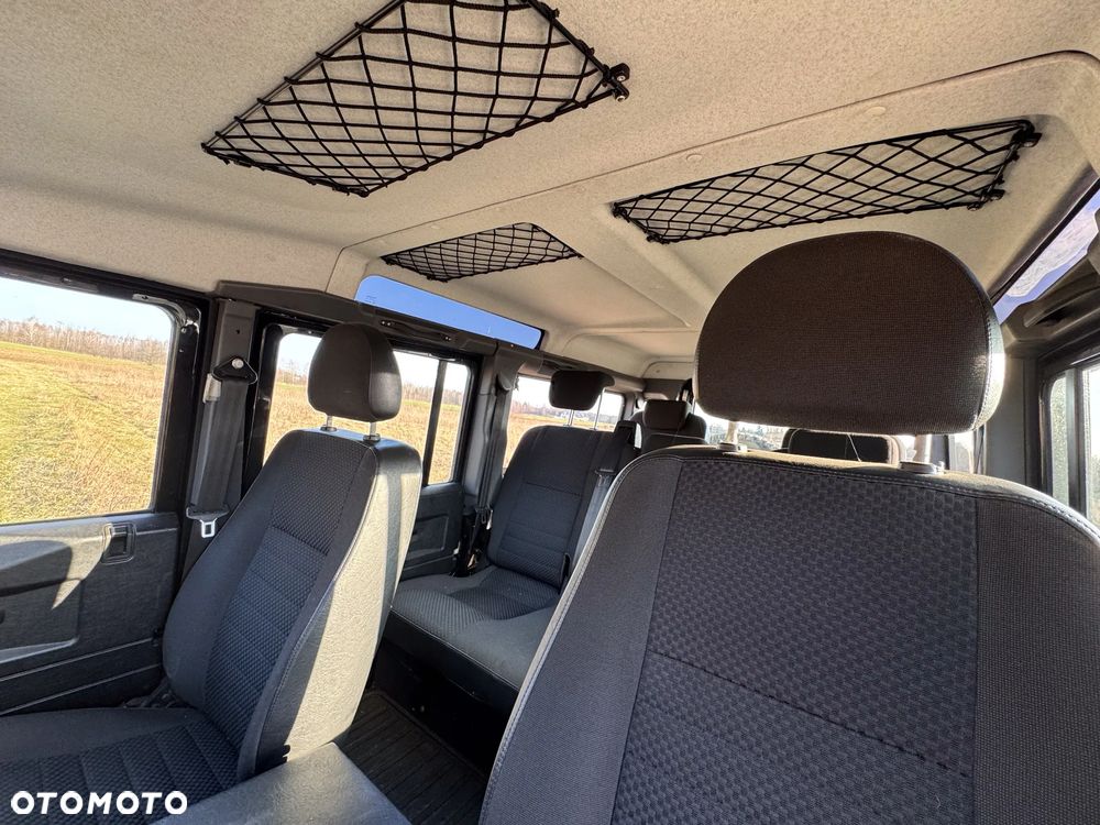 Land Rover Defender 110 Black Pearl Limited Edition - 8