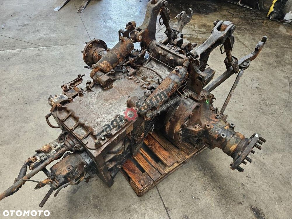 MOST TYLNY I SKRZYNIA BIEGÓW FENDT 716 - 2