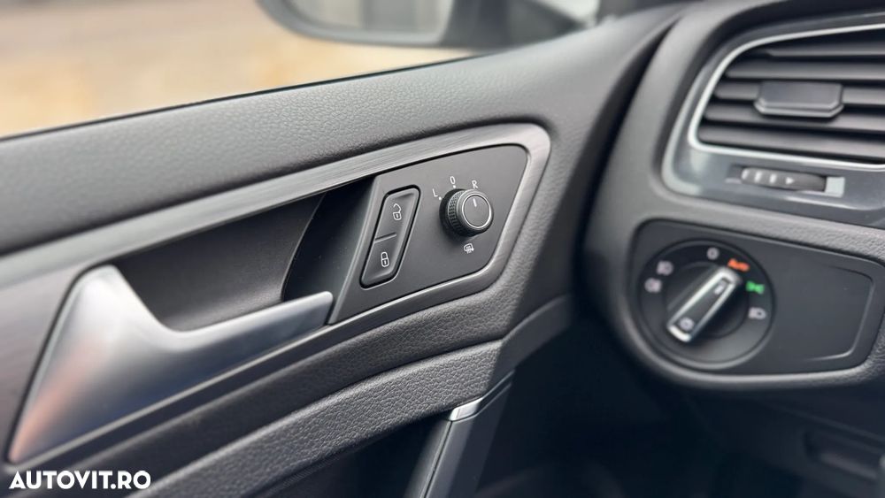 Volkswagen Golf Variant 1.6 TDI SCR Comfortline - 15