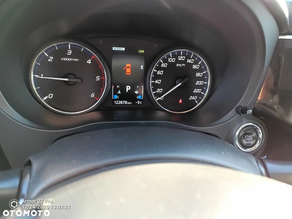 Mitsubishi Outlander - 11