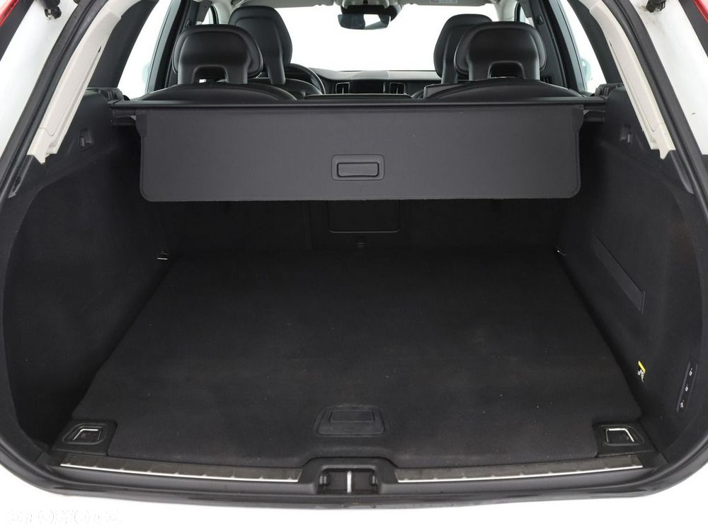 Volvo XC 60 T8 Twin Engine AWD Geartronic Inscription - 22