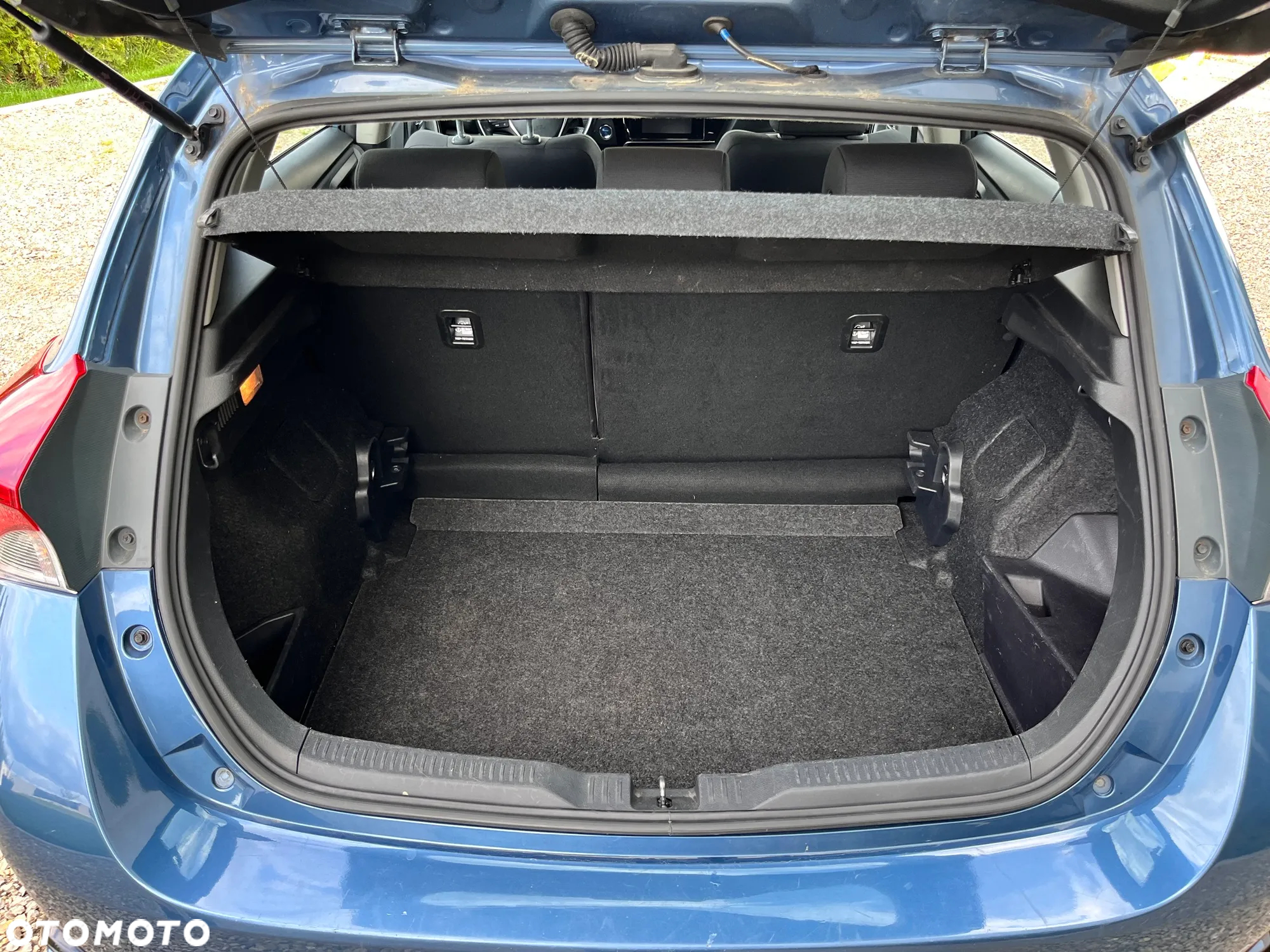 Toyota Auris Hybrid 135 Active - 12