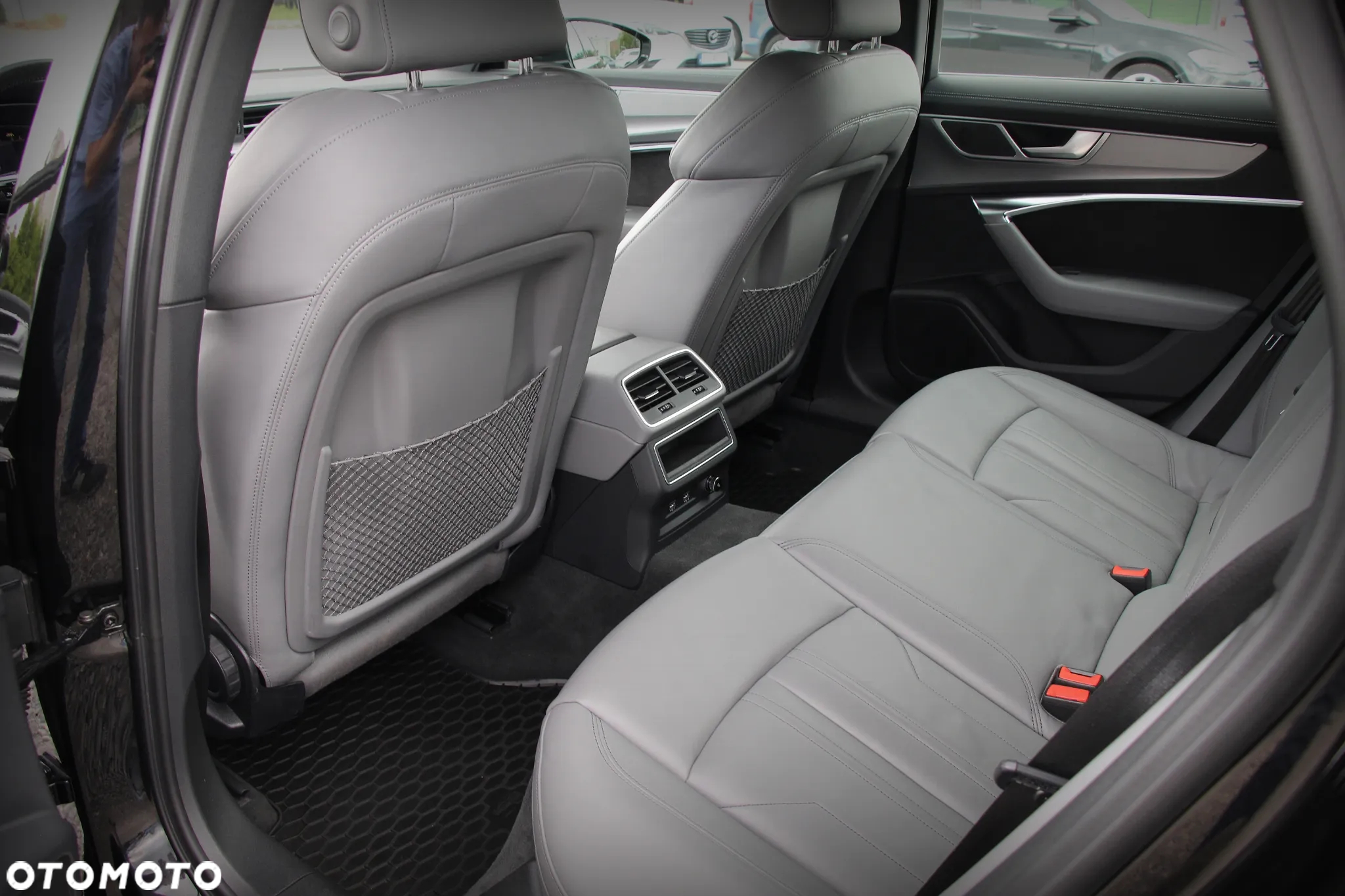 Audi A6 Avant 40 TDI S tronic S line - 17