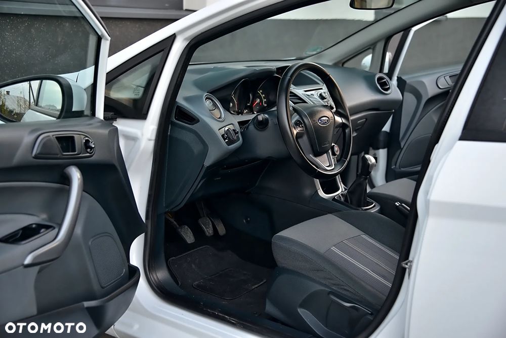 Ford Fiesta 1.25 Ambiente - 25