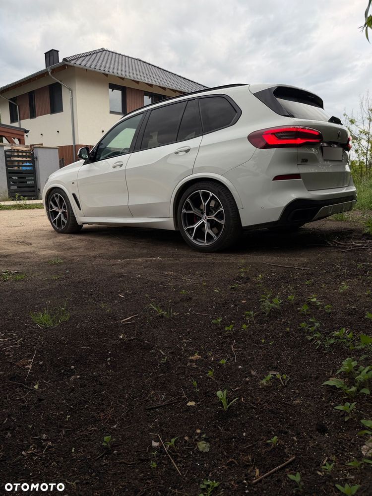 BMW X5 M M50i - 4